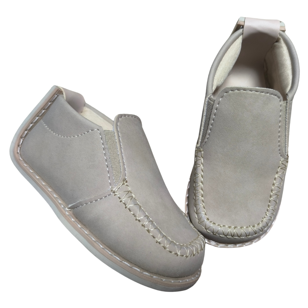 Zapato no tuerce mocassine gris claro para niño