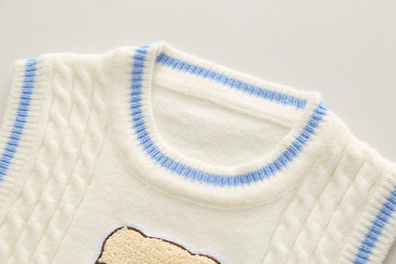 Conjunto con chaleco bordado osito y jean para niño