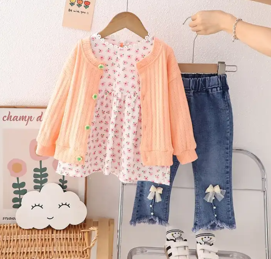 Conjunto tres piezas con saquito y jean para niña