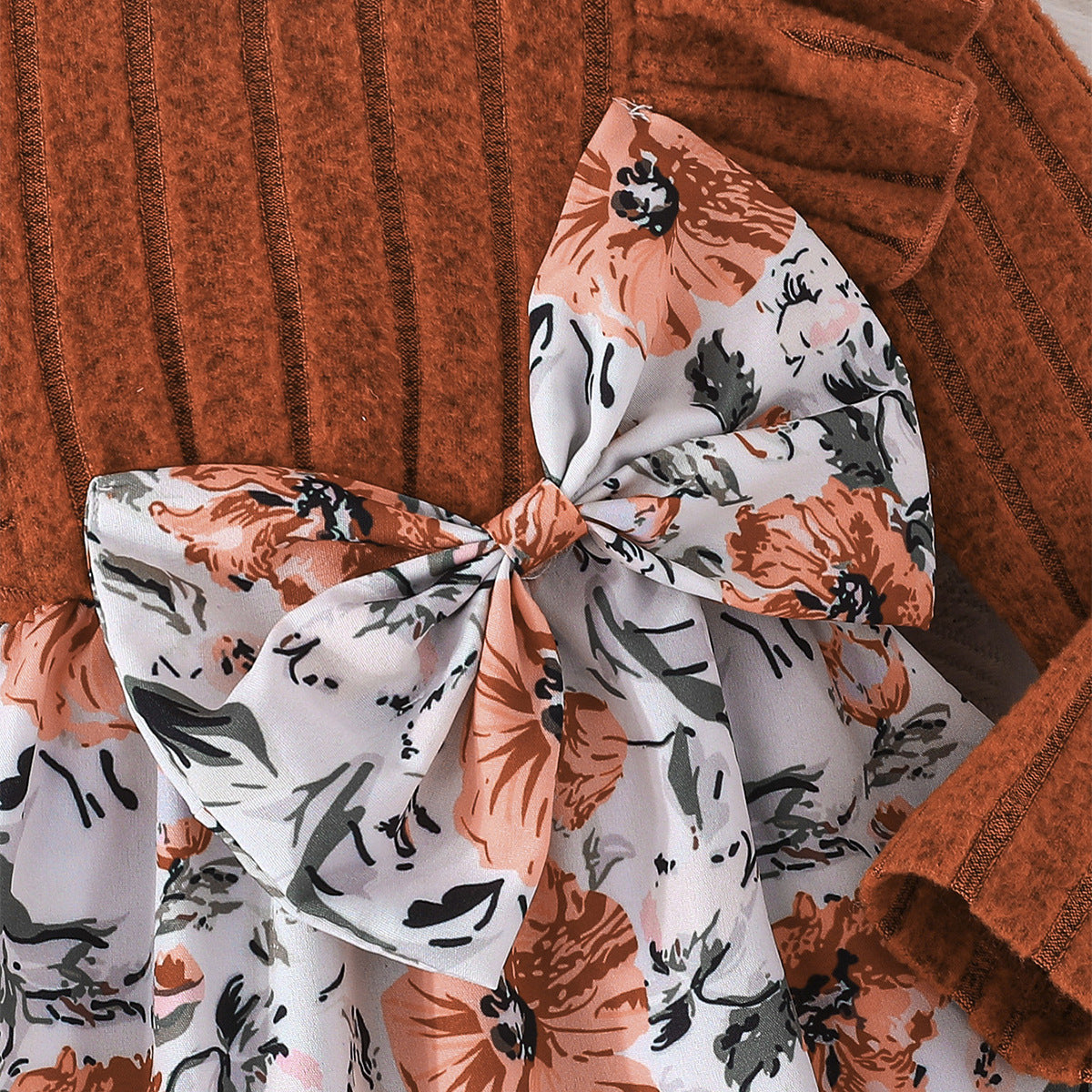 Vestido manga larga estampado para niña