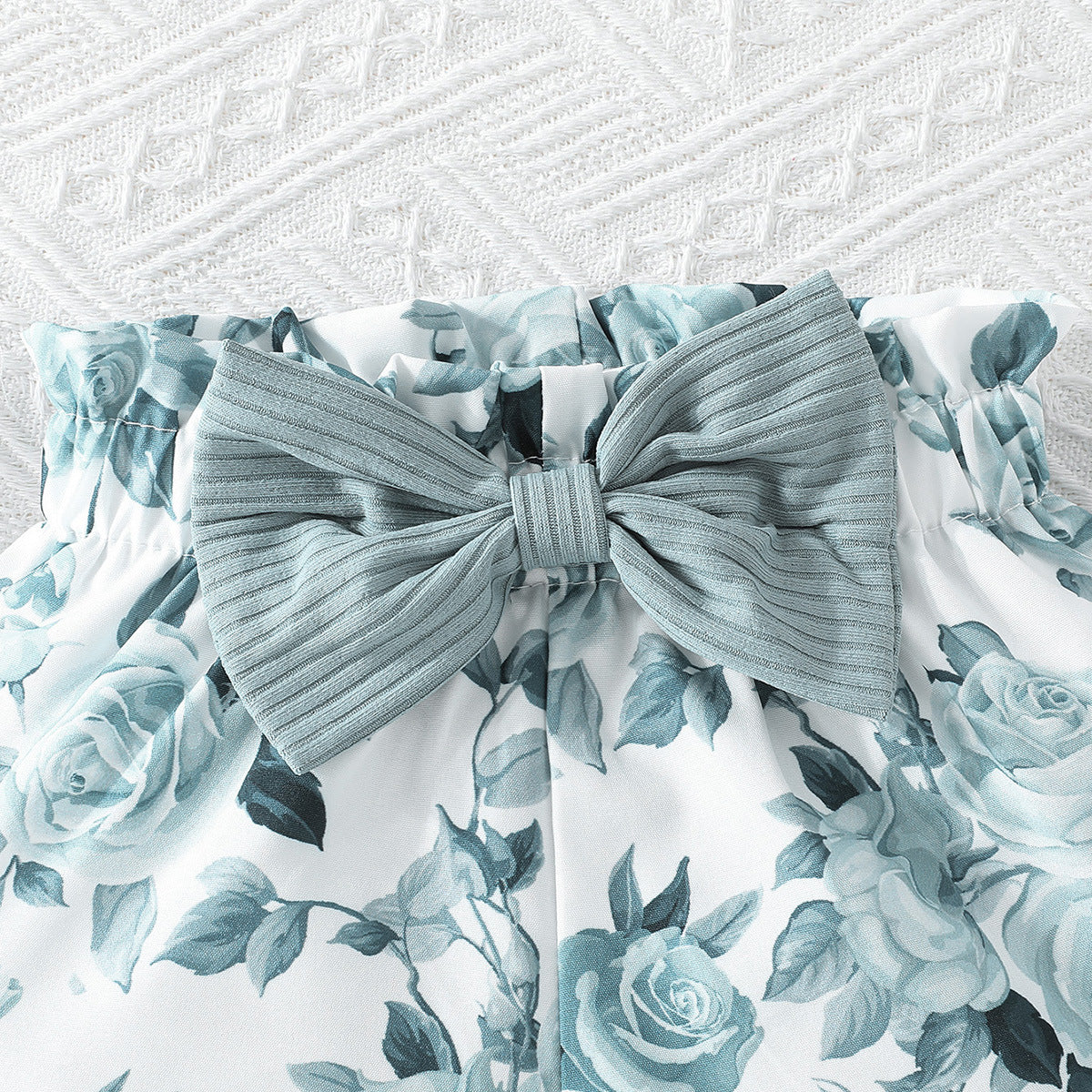 Conjunto de verano con blusa y short para niña