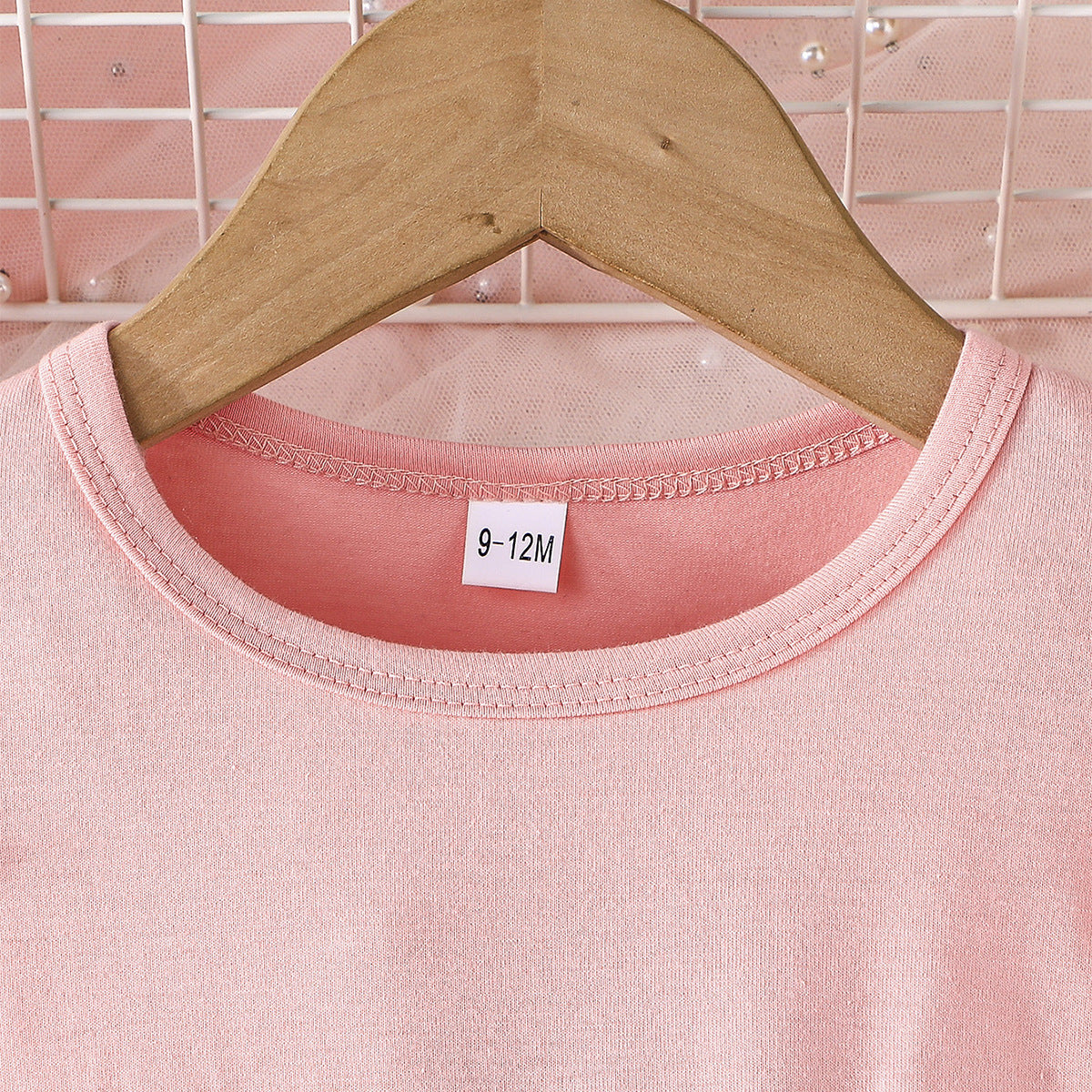 Conjunto con blusa y pantalón estampado para niña