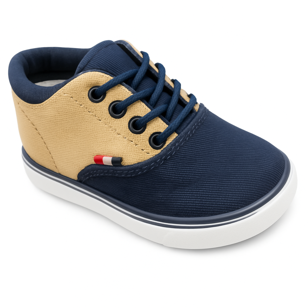 Zapato suela blanda con cordón para niño