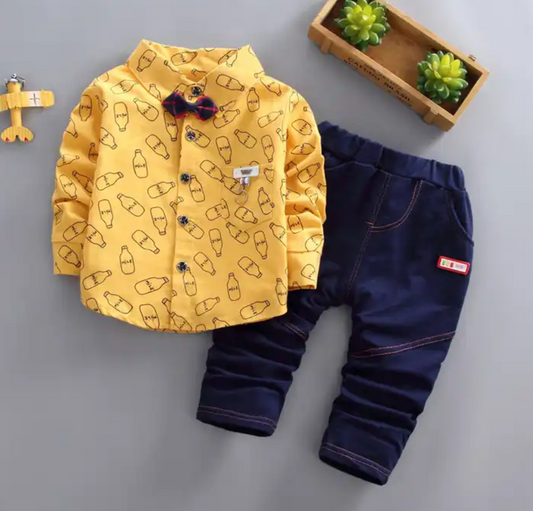 Conjunto dos piezas con camisa estampada para niño
