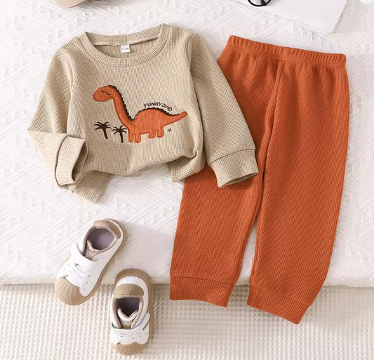 Conjunto buzo dinosaurio y pantalón para niño