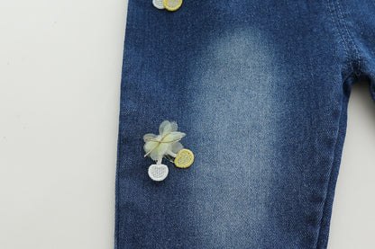 Conjunto con chaqueta cuello neru y jean para niña