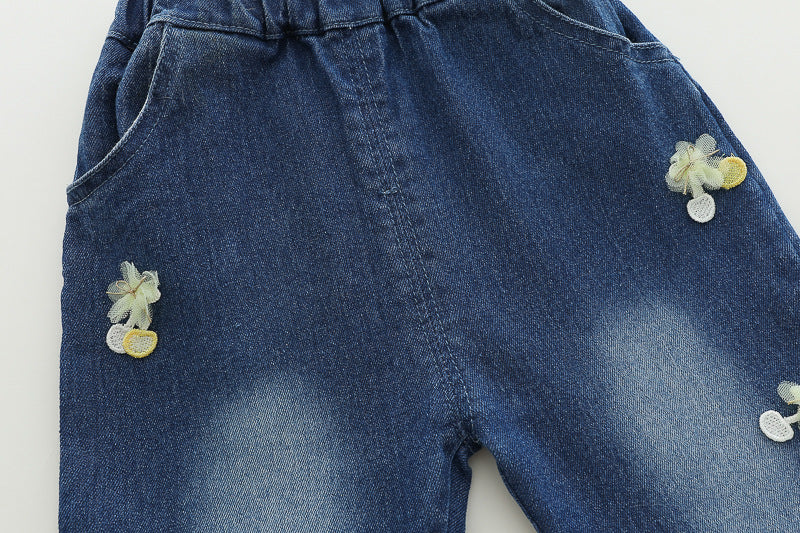 Conjunto con chaqueta cuello neru y jean para niña